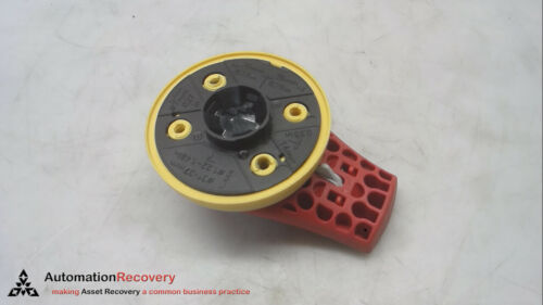 SIEMENS CFSH10R12N ROTARY SWITCH HANDLE, ROTARY, 30A, RED, DOOR, NEW