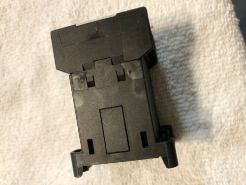 NEW IN BOX SIEMENS 3TH2022-0LB4 / 3TH20220LB4 (BRAND NEW)