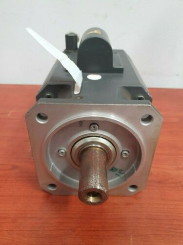 **NEW ** SIEMENS SIMOTICS S SERVO MOTOR 1FT6 , 1FT6082-1AF71-3EG1