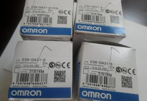 1PC New Omron sensor E3-DA21-S