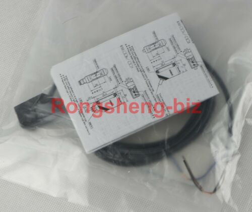 1PC New Omron photoelectric sensor E3Z-LR81