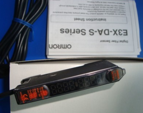 1PC New OMRON E3X-DA8SE-S
