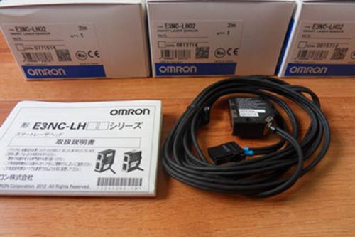 1PC New Omron laser sensor E3NC-LH02